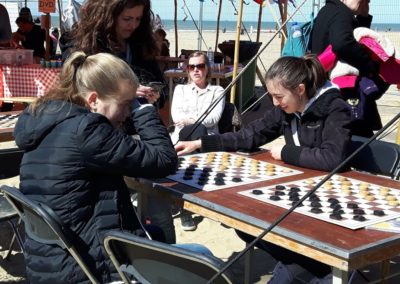 Dromen Voelen Doen Festival het unieke festival aan het Scheveningse strand voor Family & Friends. Bezoek onze activiteiten en foodtrucks